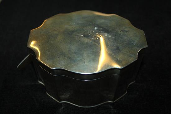 George V silver shaped oval box, crested, London 1933